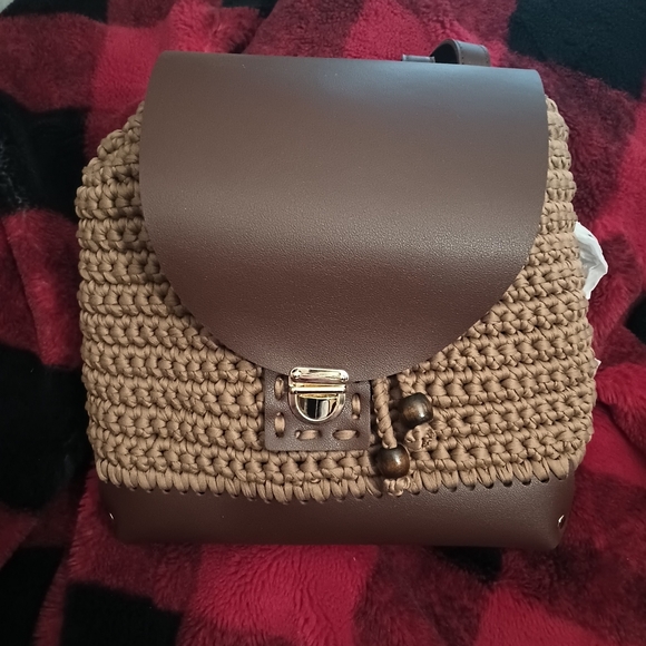 Chic Brown Woven Backpack - Picture 3 of 5